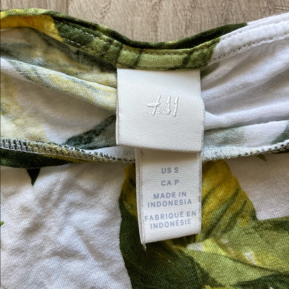 Gap Shorts + H&M Lemon Shirt Set - Picture 8 of 8